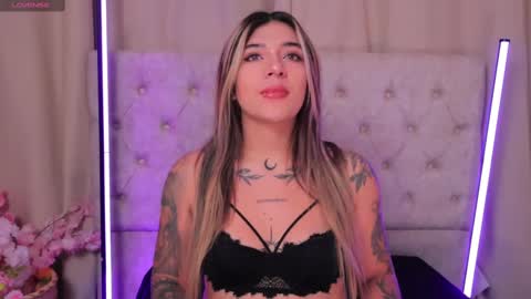 Snapshot of ashleyvalirya chatting on 02.20.25 Ashley Lauren online show from 02.20.25