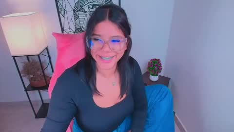 Snapshot of ashleyy18__ chatting on 04.24.26 Ashleyy18 online show from 04.24.26
