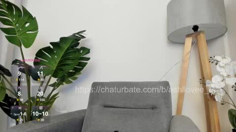 Snapshot of ashllovee_ chatting on 02.19.25 ashllovee online show from 02.19.25