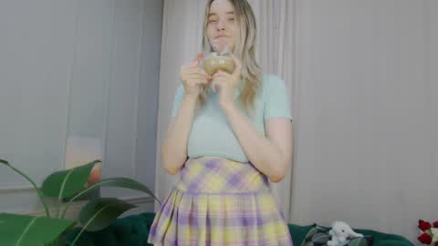 Snapshot of ashly_cherry chatting on 04.08.26 ashly_cherry online show from 04.08.26