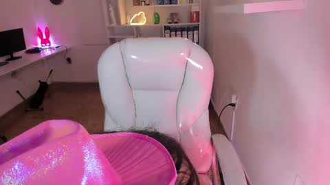 Snapshot of ashly_nova chatting on 07.18.26 Ashly online show from 07.18.26