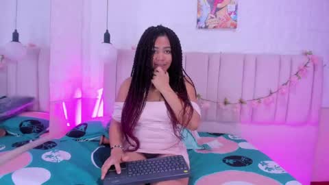 Snapshot of ashly_ruiz chatting on 05.16.26 ASHLY online show from 05.16.26