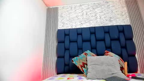 ashlybenison online show from 02.14.25