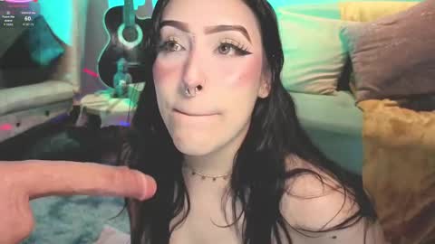 Snapshot of ashlynnlowe_ chatting on 10.02.25 Ash online show from 10.02.25