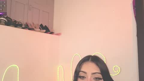 Snapshot of ashlynnlowe_ chatting on 12.02.25 Ash online show from 12.02.25