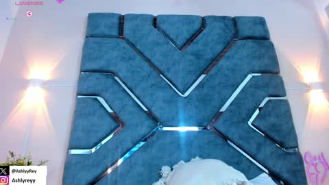 Ashly  online show from 02.08.25