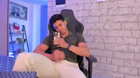 Snapshot of ashton_coleman_ chatting on 07.07.26 my name real is camilo online show from 07.07.26