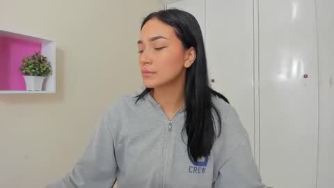 Camila online show from 02.25.25