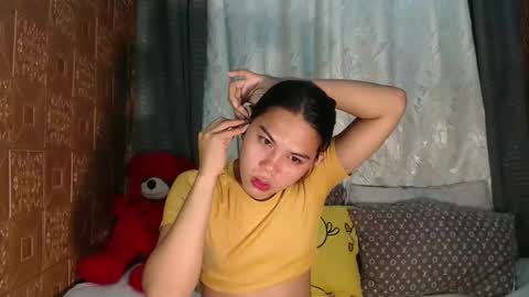 Snapshot of asian_boy_ralph143 chatting on 01.12.25 ELLE dont forget to follow and thumbs up online show from 01.12.25