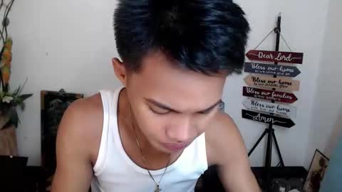 Snapshot of asian_lover05 chatting on 10.23.25 asian_lover05 online show from 10.23.25