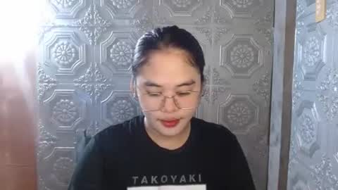 Snapshot of asian_nova chatting on 10.18.25 asian_nova online show from 10.18.25