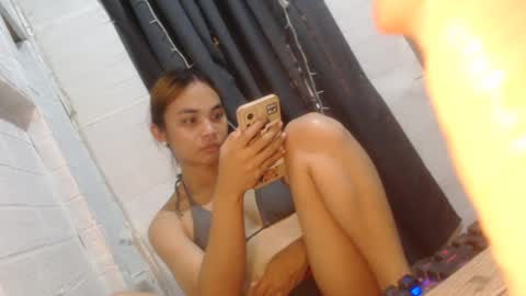 Snapshot of asian_reyshell chatting on 01.17.25 Reyshell online show from 01.17.25