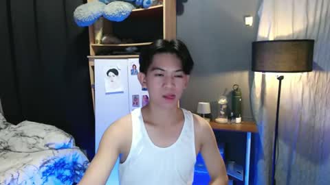 Snapshot of asian_wayne chatting on 01.22.25 wayne online show from 01.22.25