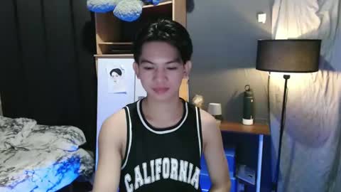 Snapshot of asian_wayne chatting on 01.23.25 wayne online show from 01.23.25