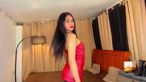 Snapshot of asianhugecockjulia1 chatting on 12.14.24 JULIA online show from 12.14.24