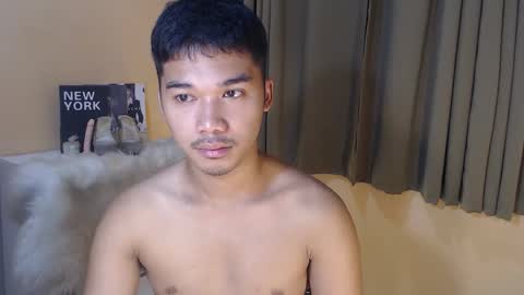 Snapshot of asianhunk_jamesx chatting on 10.07.25 asianhunk_jamesx online show from 10.07.25