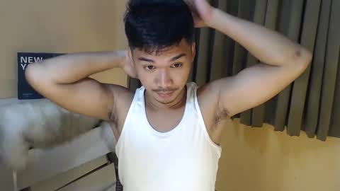 Snapshot of asianhunk_jamesx chatting on 10.19.25 asianhunk_jamesx online show from 10.19.25