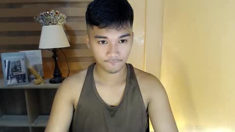 Snapshot of asianhunk_jamesx chatting on 11.15.25 asianhunk_jamesx online show from 11.15.25