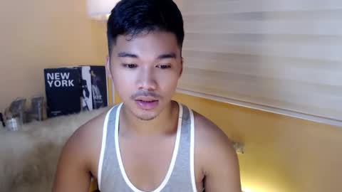 Snapshot of asianhunk_jamesx chatting on 11.25.25 asianhunk_jamesx online show from 11.25.25