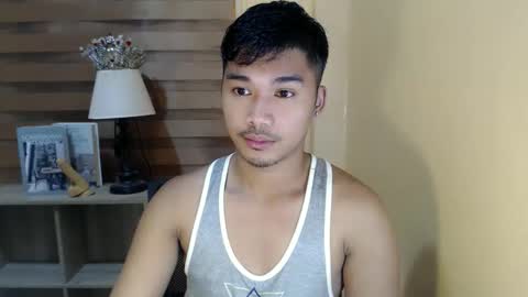 Snapshot of asianhunk_jamesx chatting on 11.25.25 asianhunk_jamesx online show from 11.25.25