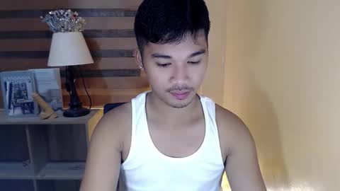 Snapshot of asianhunk_jamesx chatting on 11.28.25 asianhunk_jamesx online show from 11.28.25