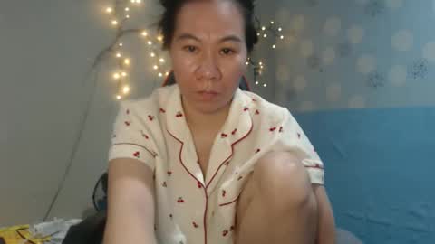 Snapshot of asianindulgent chatting on 04.16.26 AMARA online show from 04.16.26