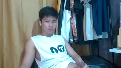 Snapshot of asianjay_hunks chatting on 02.22.26 asianjay_hunks online show from 02.22.26
