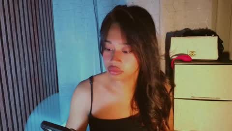 Snapshot of asiantreasures chatting on 06.15.26 kisses online show from 06.15.26