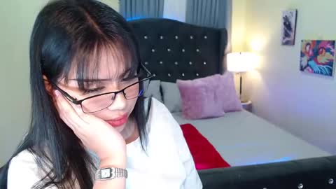 Snapshot of asias_hotkiara chatting on 01.12.25 KIARA online show from 01.12.25