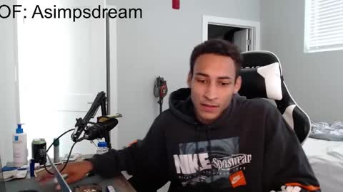 Snapshot of asimpsdream chatting on 05.30.26 asimpsdream online show from 05.30.26