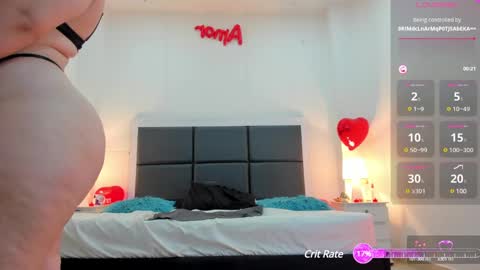 Snapshot of aslhyn_gomez chatting on 03.10.25 Aslhyn online show from 03.10.25