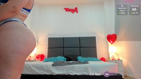 Snapshot of aslhyn_gomez chatting on 03.12.25 Aslhyn online show from 03.12.25