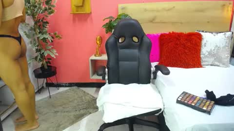 Snapshot of aslyhernandez chatting on 05.12.26 ASLY online show from 05.12.26