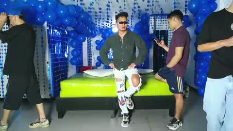 THOMAS AND DAMIAND online show from 12.09.24