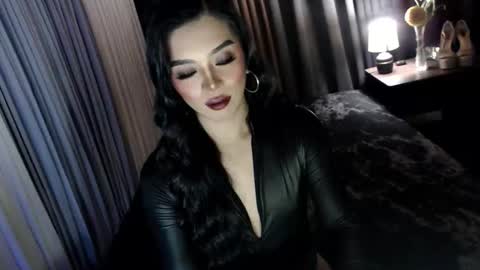 Margaux Miller online show from 10.20.25