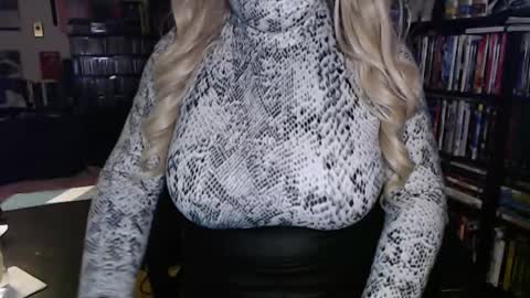 Aspen Vale online show from 09.27.25