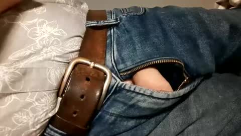 Will take commands from GuysWomenCouples etc online show from 02.16.25