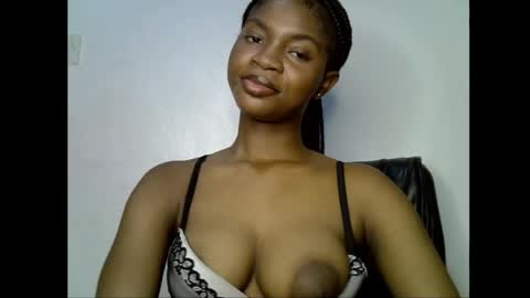 Snapshot of assy_ebony chatting on 04.21.26 Lily online show from 04.21.26