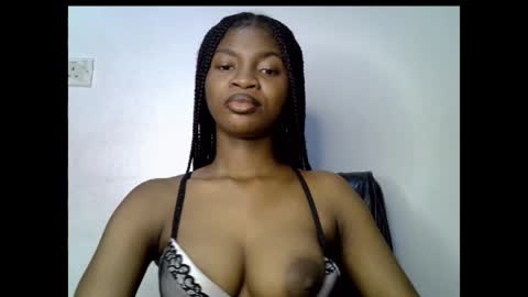 Snapshot of assy_ebony chatting on 04.26.26 Lily online show from 04.26.26