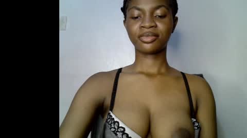 Snapshot of assy_ebony chatting on 05.06.26 Lily online show from 05.06.26