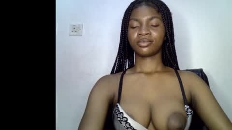 Snapshot of assy_ebony chatting on 05.08.26 Lily online show from 05.08.26