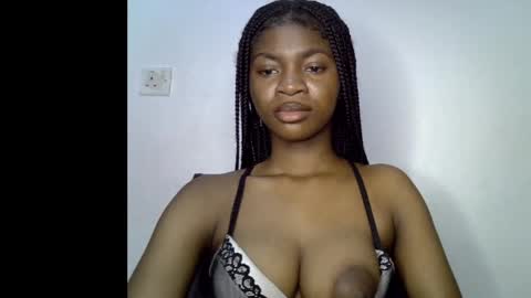 Snapshot of assy_ebony chatting on 05.10.26 Lily online show from 05.10.26