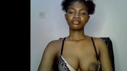 Snapshot of assy_ebony chatting on 05.11.26 Lily online show from 05.11.26