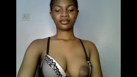 Snapshot of assy_ebony chatting on 05.24.26 Lily online show from 05.24.26
