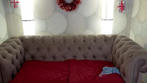 Snapshot of astra_lis chatting on 12.28.24 Astra online show from 12.28.24