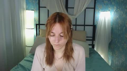 Snapshot of astra_lis chatting on 10.05.25 Astra online show from 10.05.25