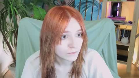 Snapshot of astra_lis chatting on 10.19.25 Astra online show from 10.19.25