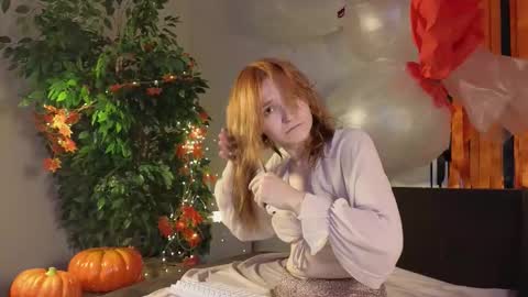 Snapshot of astra_lis chatting on 11.02.25 Astra online show from 11.02.25