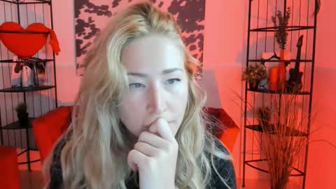 astramonroe online show from 09.09.25