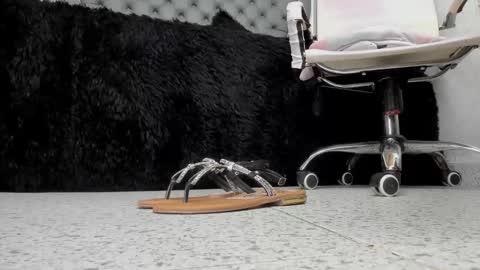 astrid01_ online show from 11.22.25